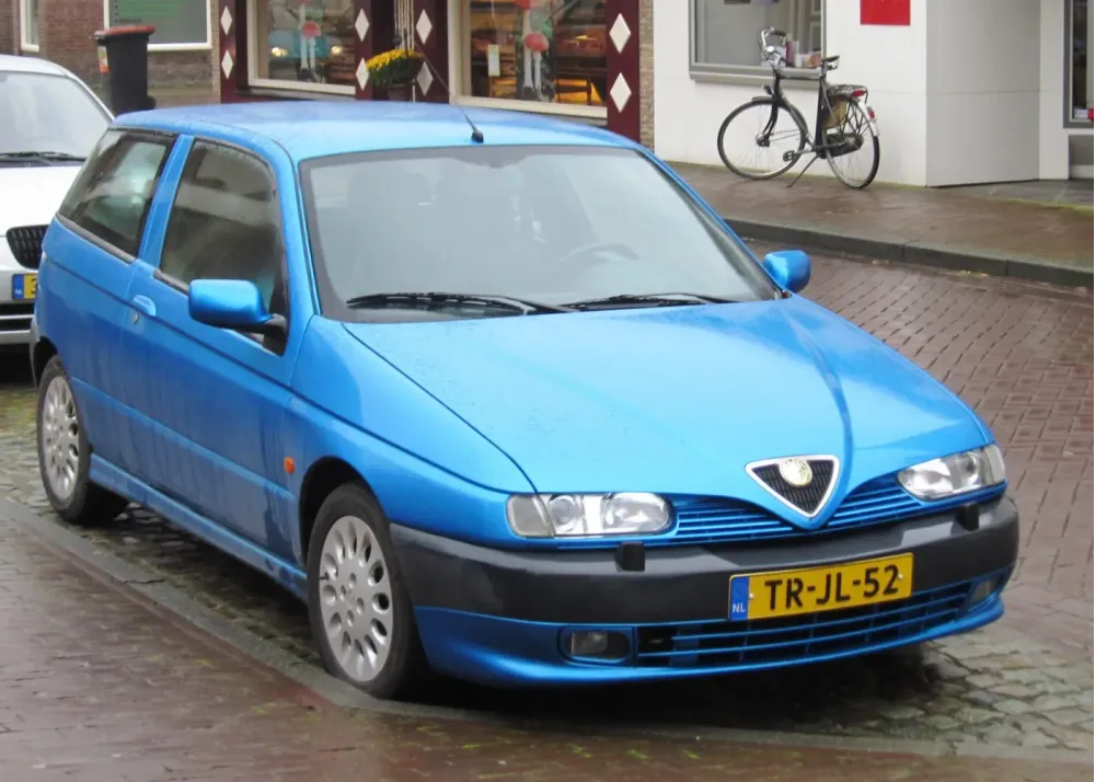 Alfa Romeo 145 930