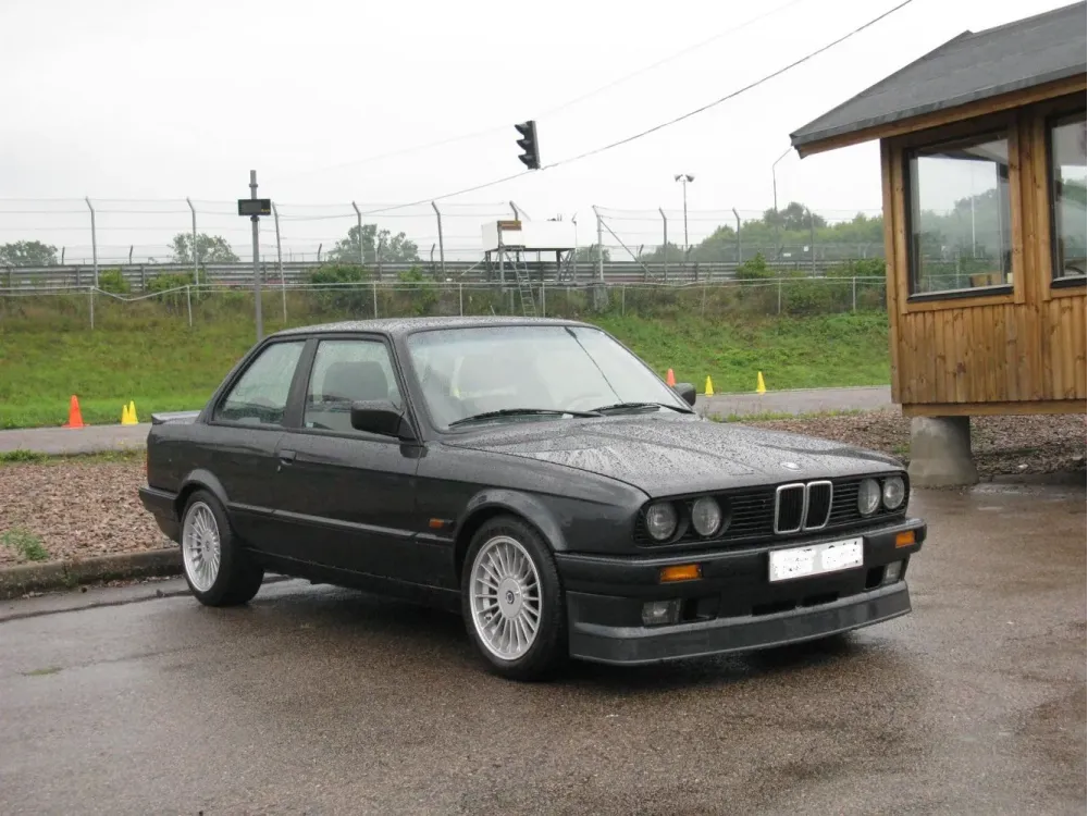 Alpina B6 E30