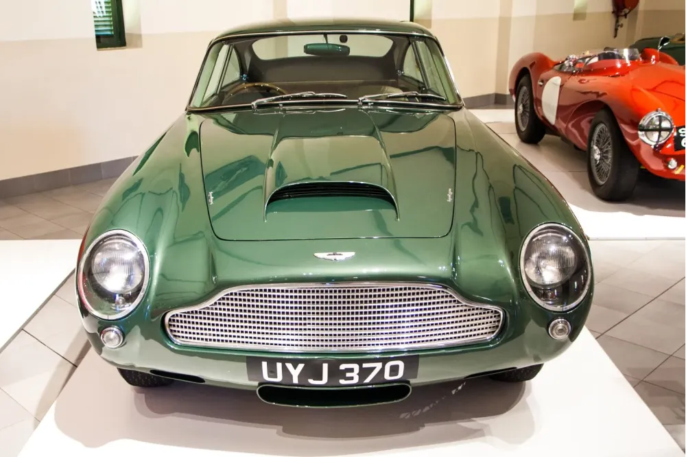 Aston Martin DB4 GT