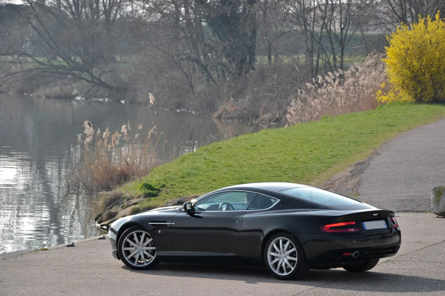 Image for Aston Martin DB9 Coupe