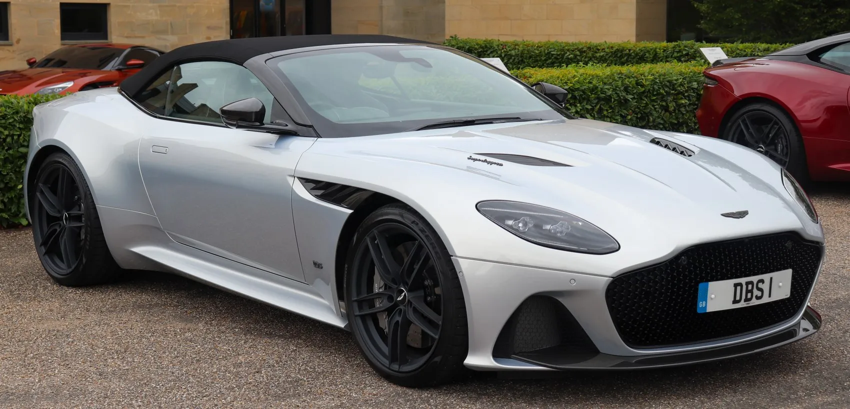 Aston Martin DBS Superleggera Volante