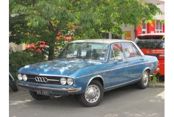 Audi 100 C1