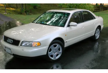 Audi A8 D2, 4D