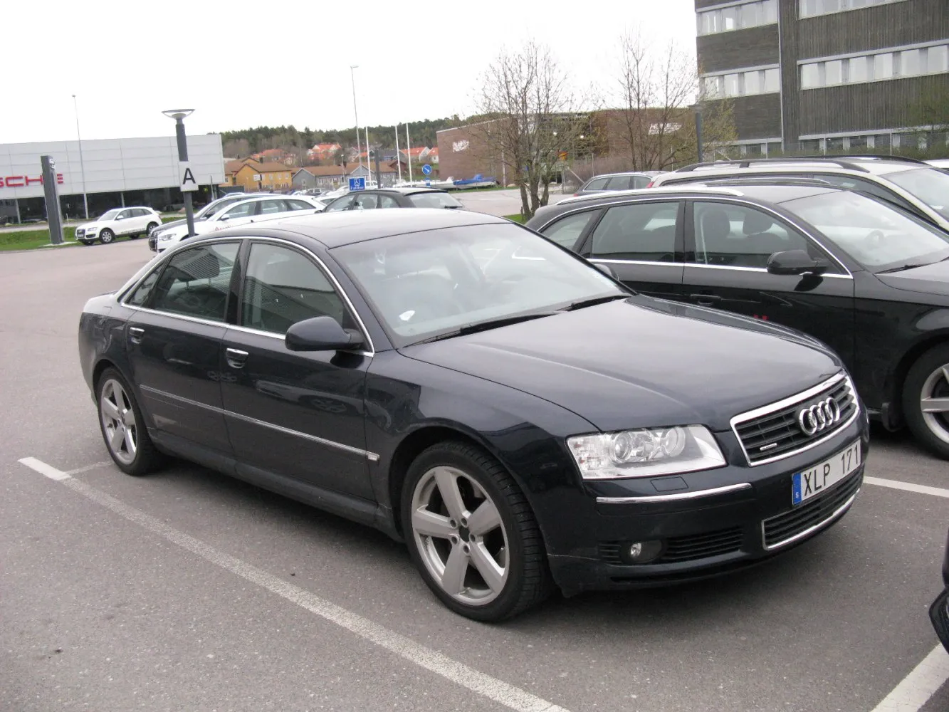Audi A8 Long (D3, 4E)