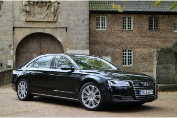 Audi A8 Long (D4,4H facelift 2013)