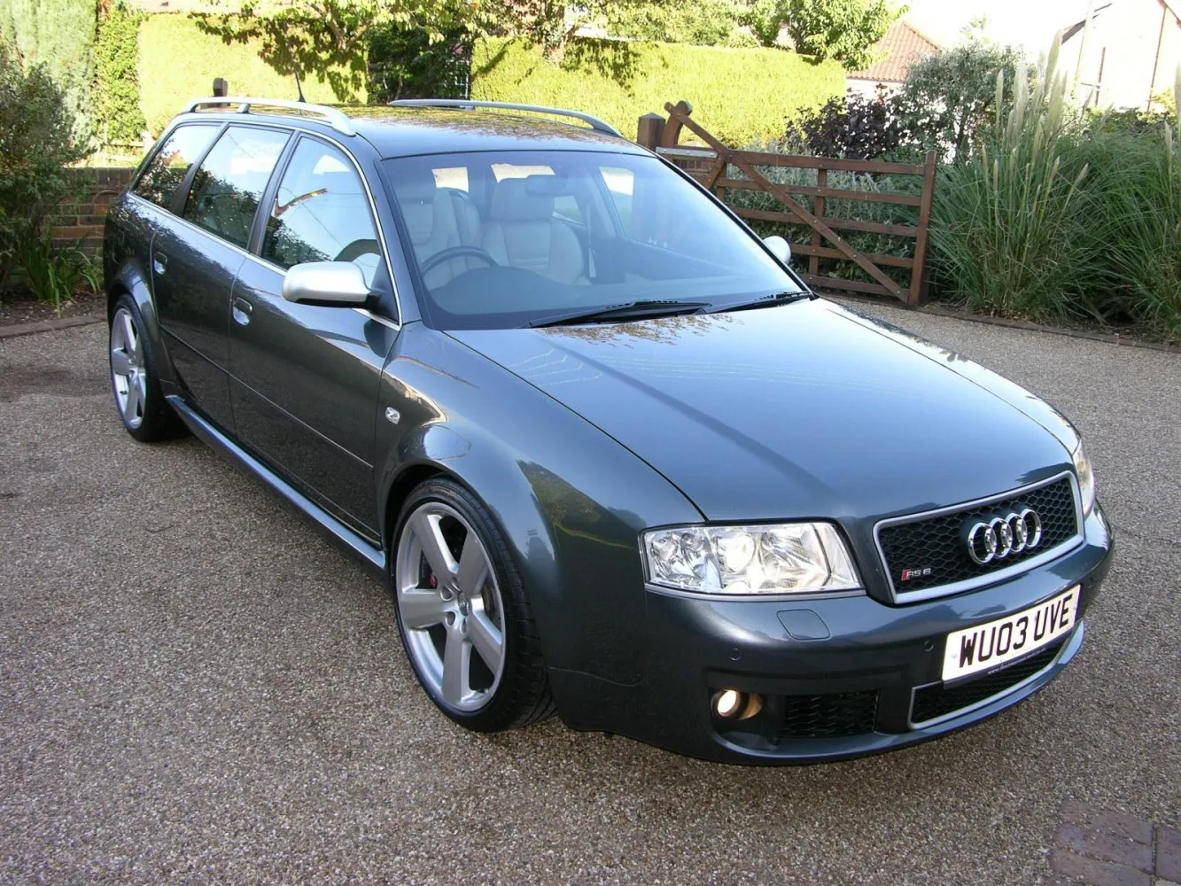 Audi RS 6 Avant  (4B,C5)