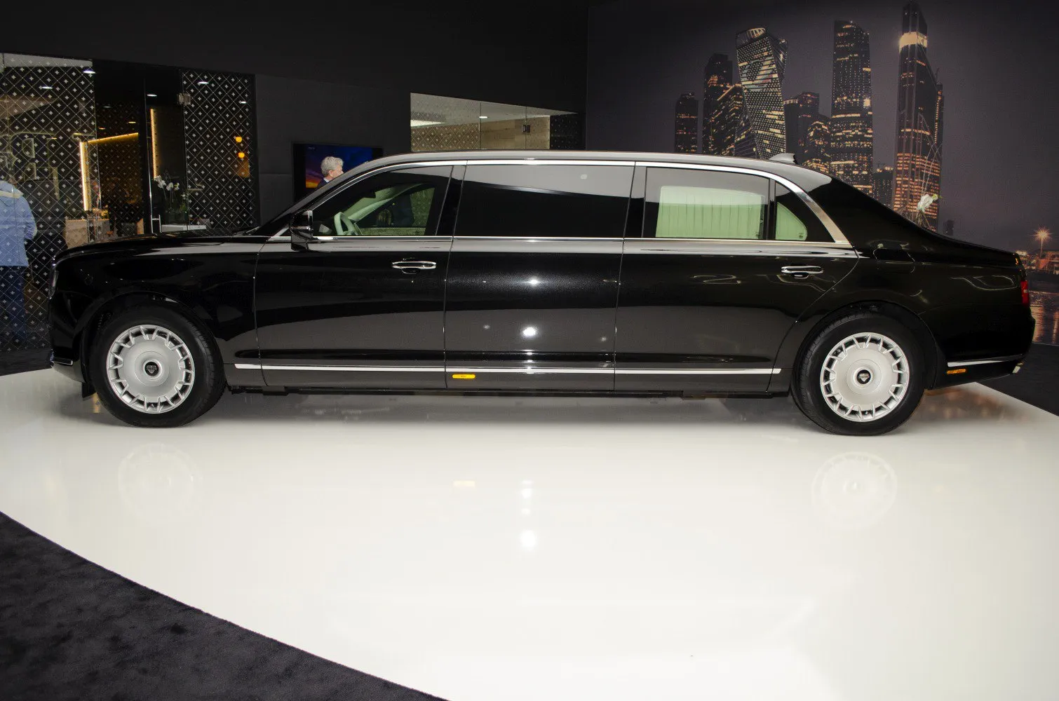 Image for Aurus Senat Limousine