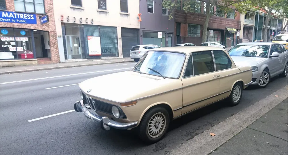 BMW 02 E10