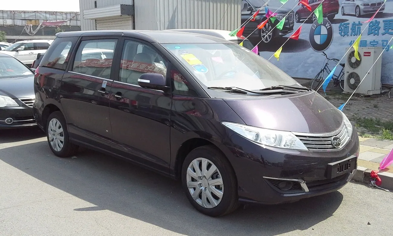 BYD M6 facelift 2013