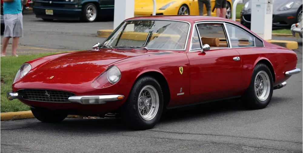 Ferrari 365 GT 2+2