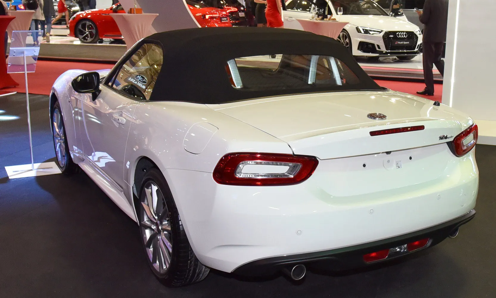 Image for Fiat 124 Spider (2016)