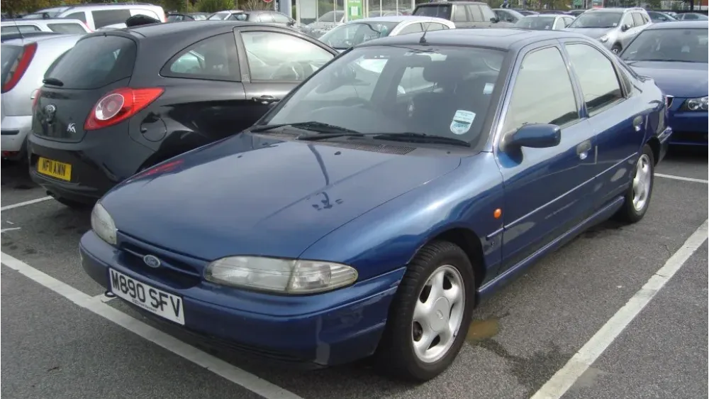 Ford Mondeo I Hatchback