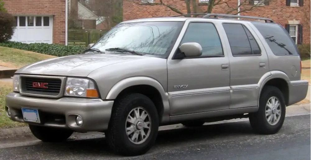 GMC Envoy I (GMT330)