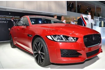 Jaguar XE X760