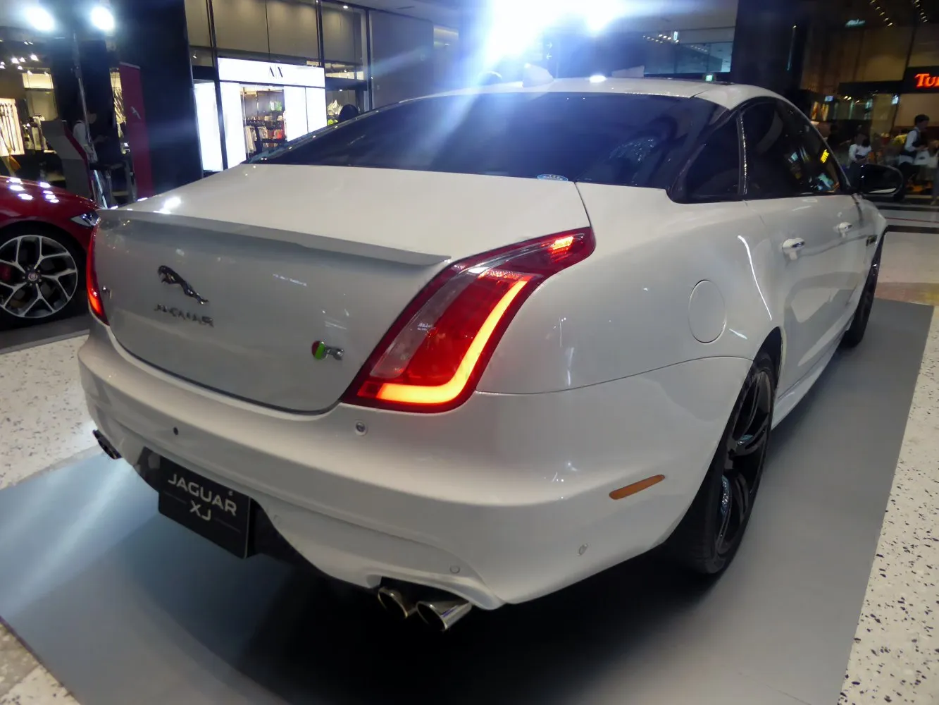 Image for Jaguar XJ X351 facelift 2015