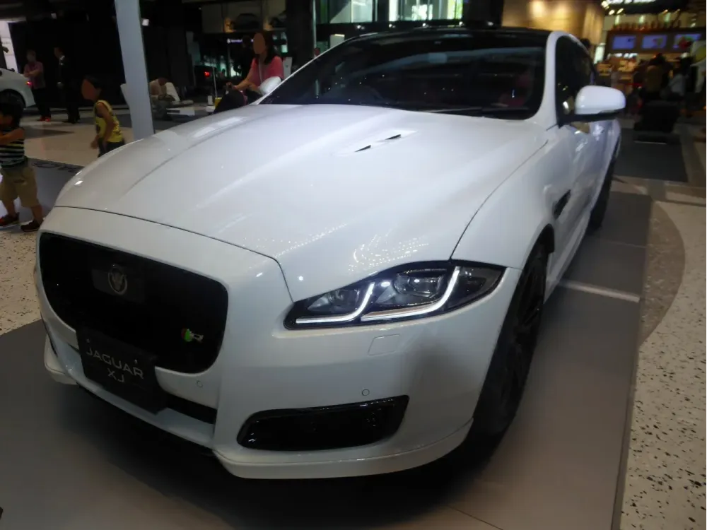 Jaguar XJ X351 facelift 2015