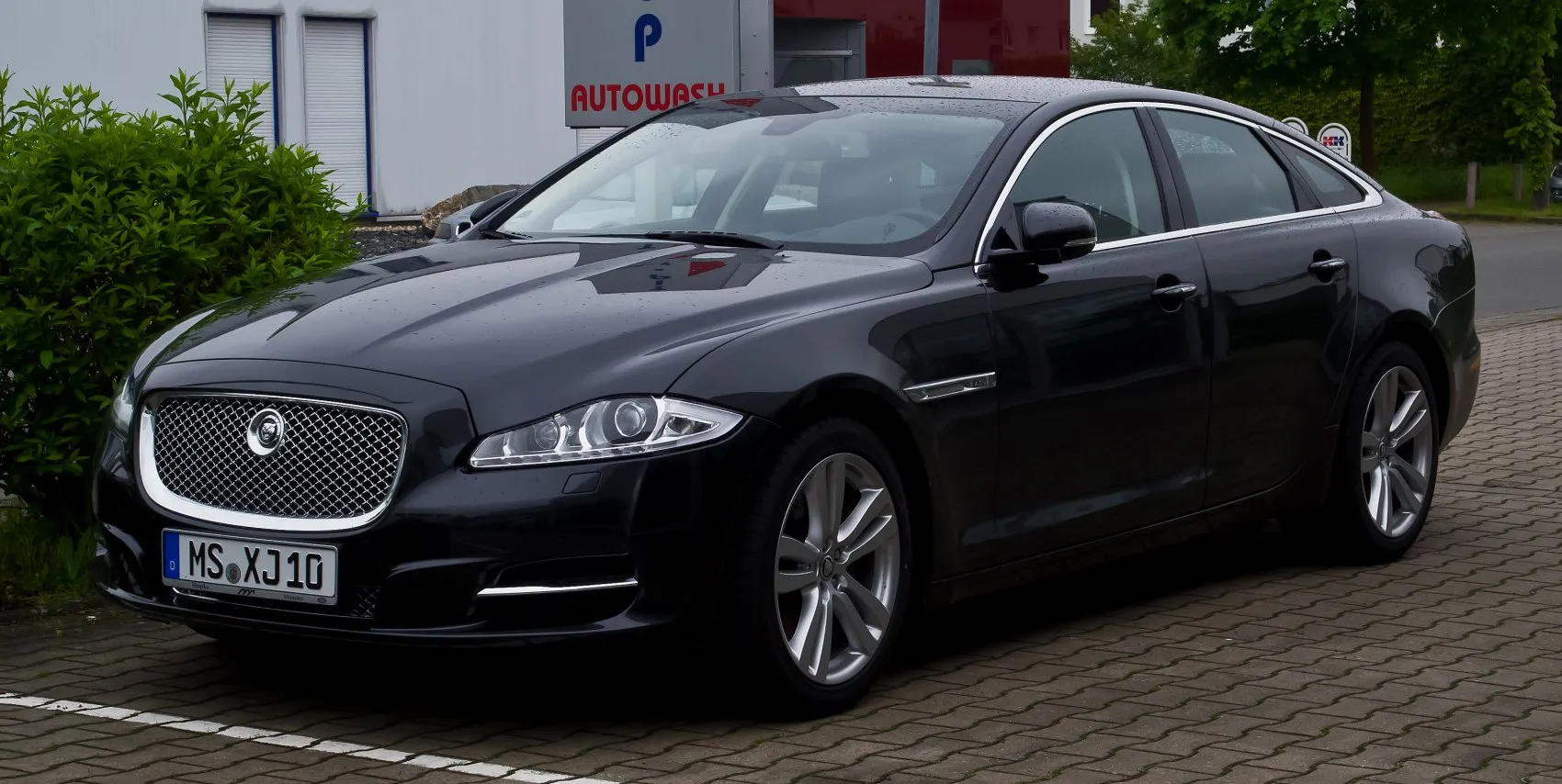 Jaguar XJ X351