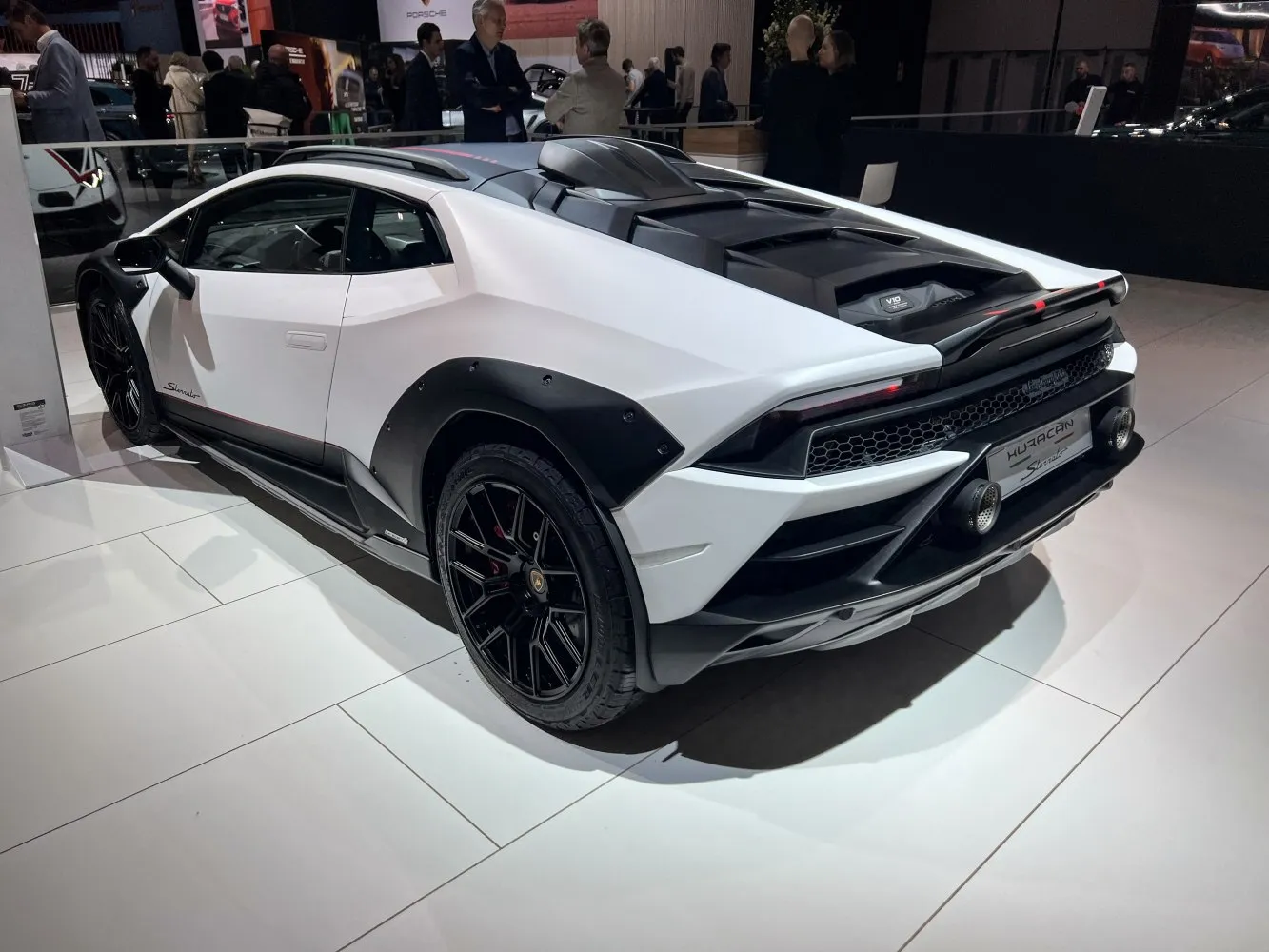 Image for Lamborghini Huracan Sterrato (facelift 2023)