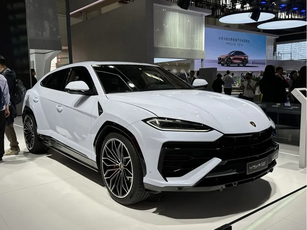 Lamborghini Urus facelift 2024