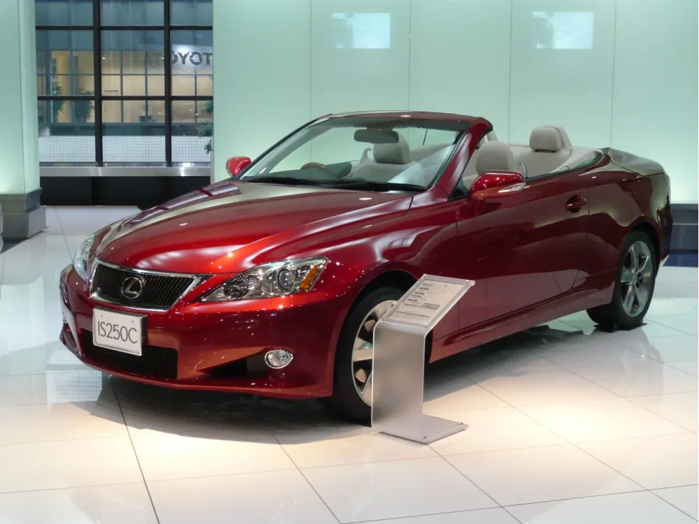 Lexus IS -Coupe-Convertible