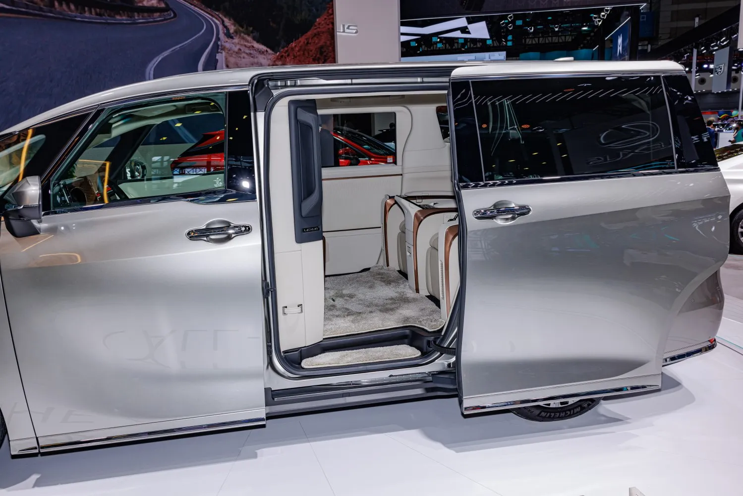 Image for Lexus LM II