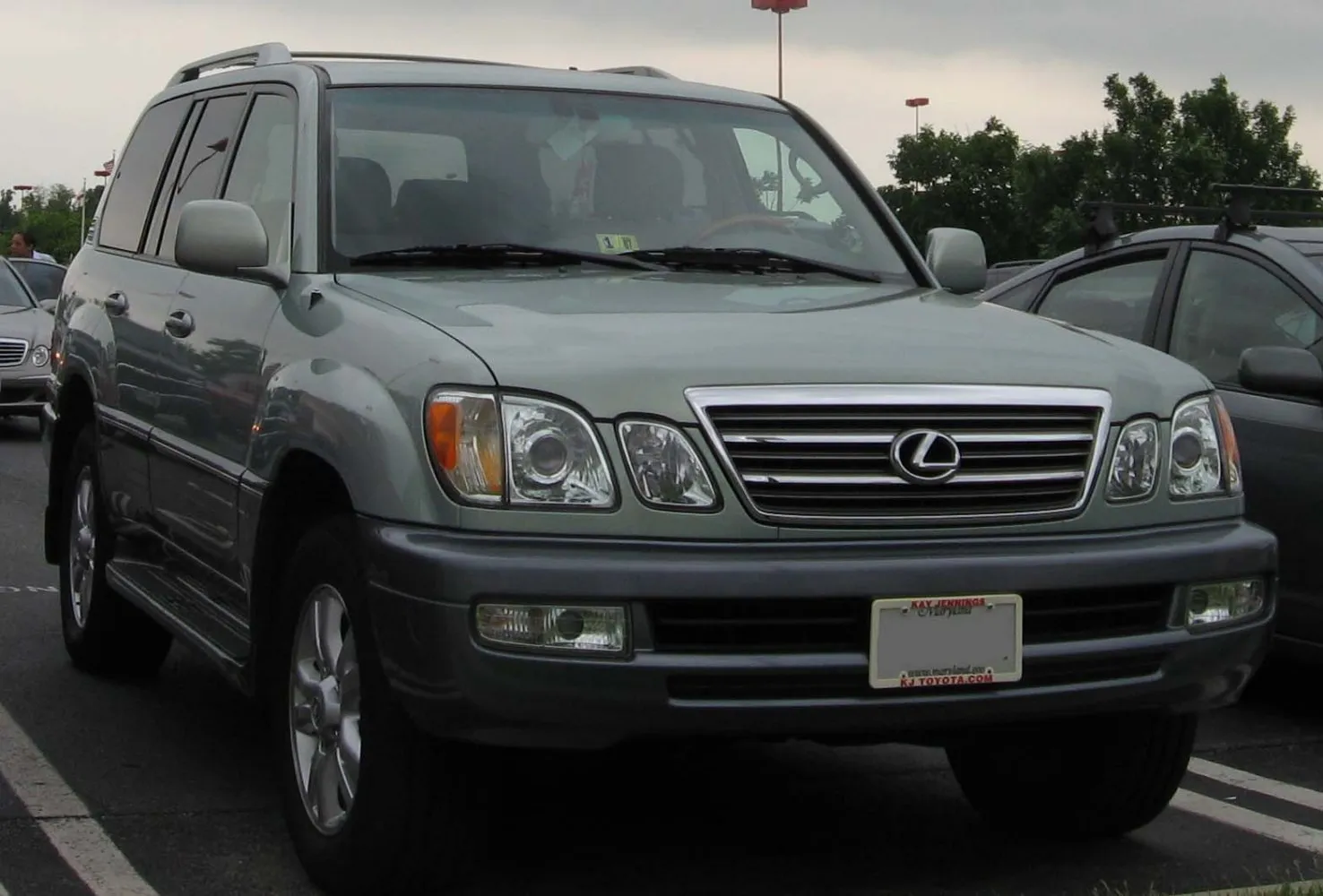 Image for Lexus LX II (facelift 2002)