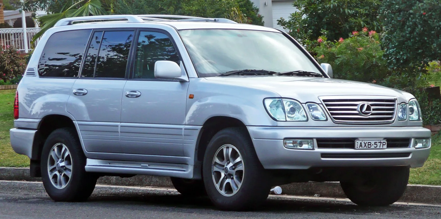 Lexus LX II (facelift 2005)