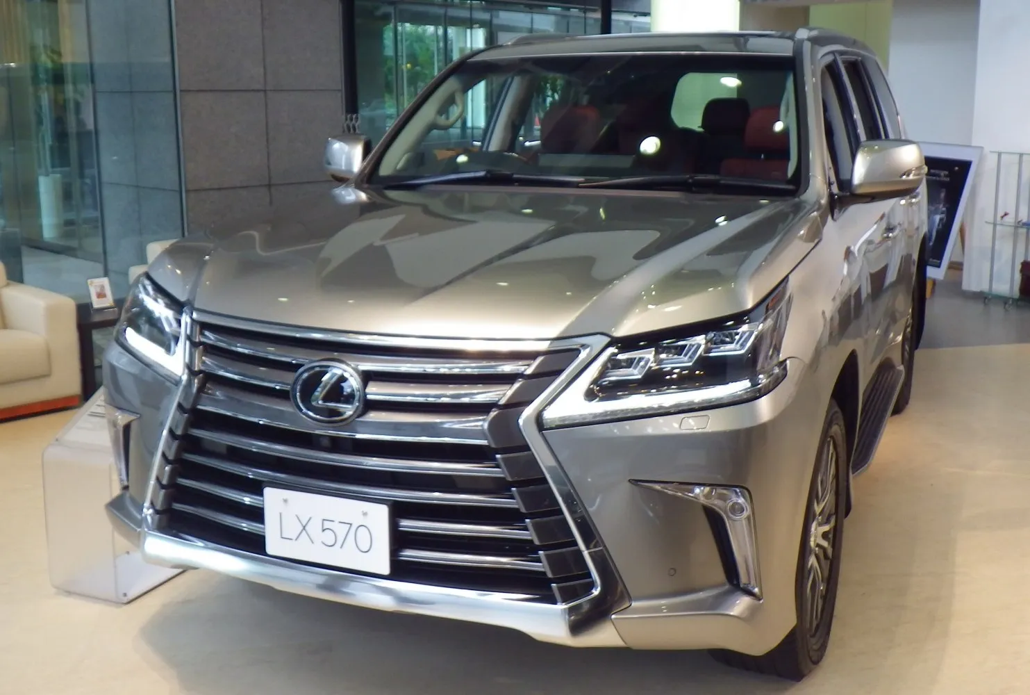 Lexus LX III (facelift 2015)