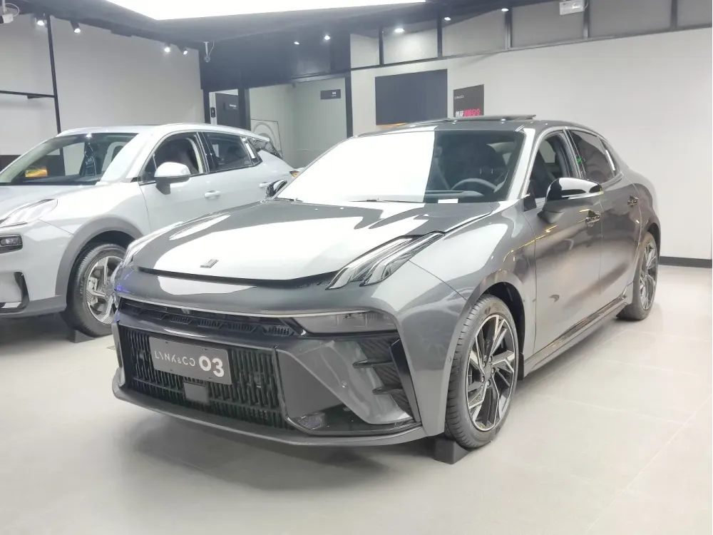 Lynk & Co 03 facelift 2022