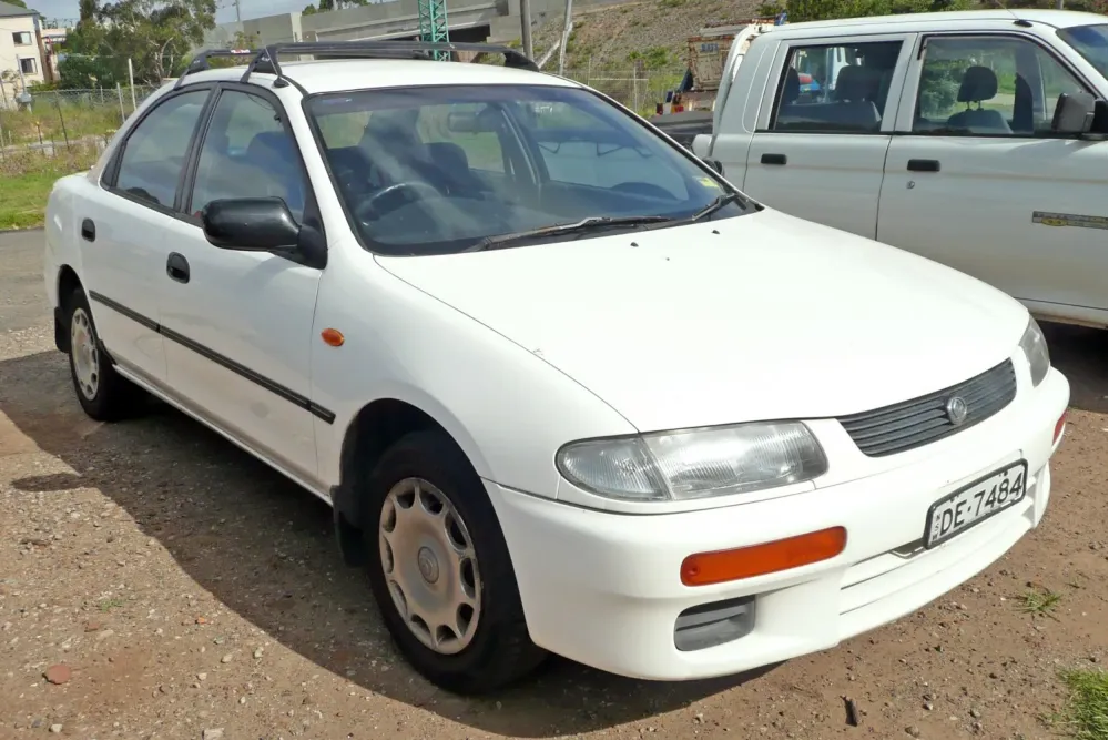 Mazda 323 S V (BA)