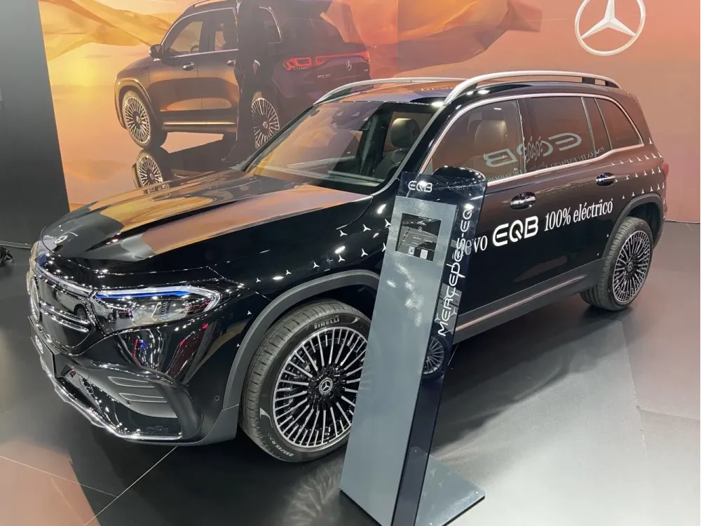 Mercedes-Benz EQB X243