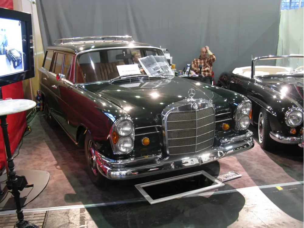 Mercedes-Benz Fintail Universal (W111)