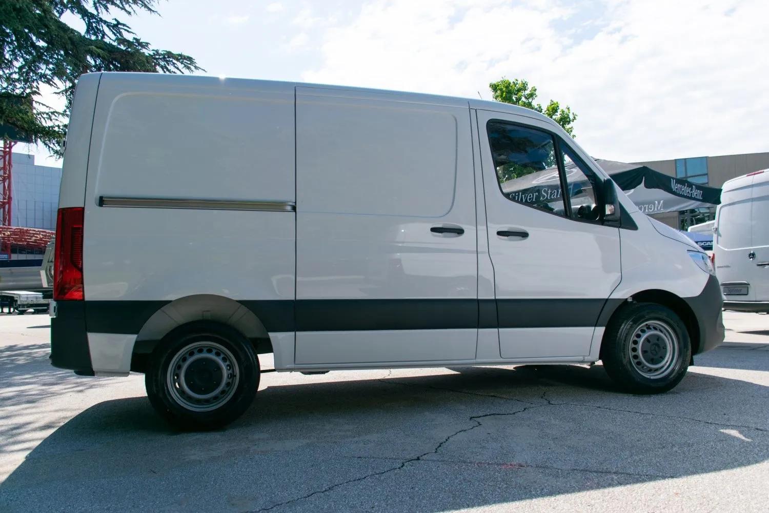 Image for Mercedes-Benz Sprinter Panel Van Compact (W907/W910)