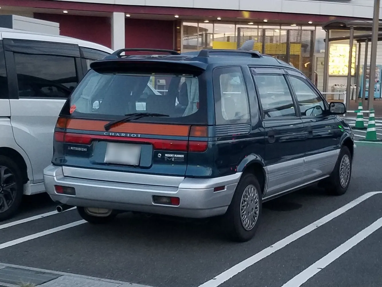 Image for Mitsubishi Chariot E-N33W