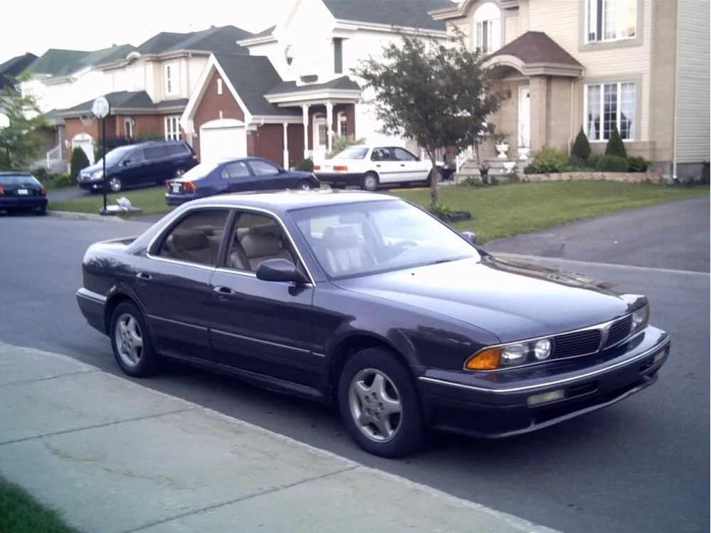 Mitsubishi Diamante I