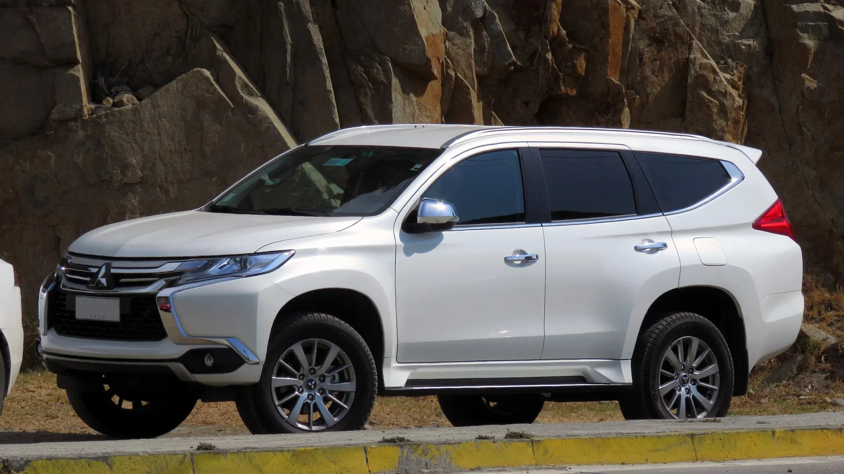 Mitsubishi Montero Sport III