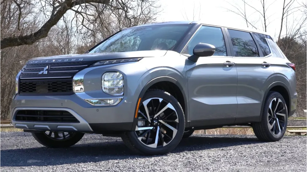 Mitsubishi Outlander IV