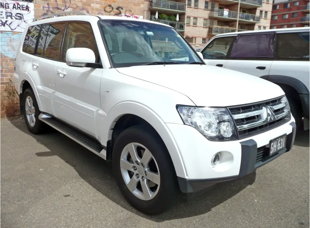 Mitsubishi Pajero IV