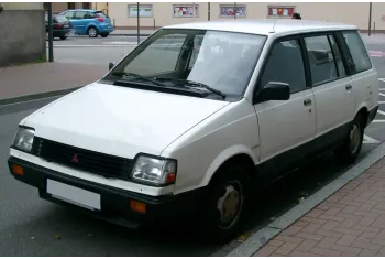 Mitsubishi Space Wagon I