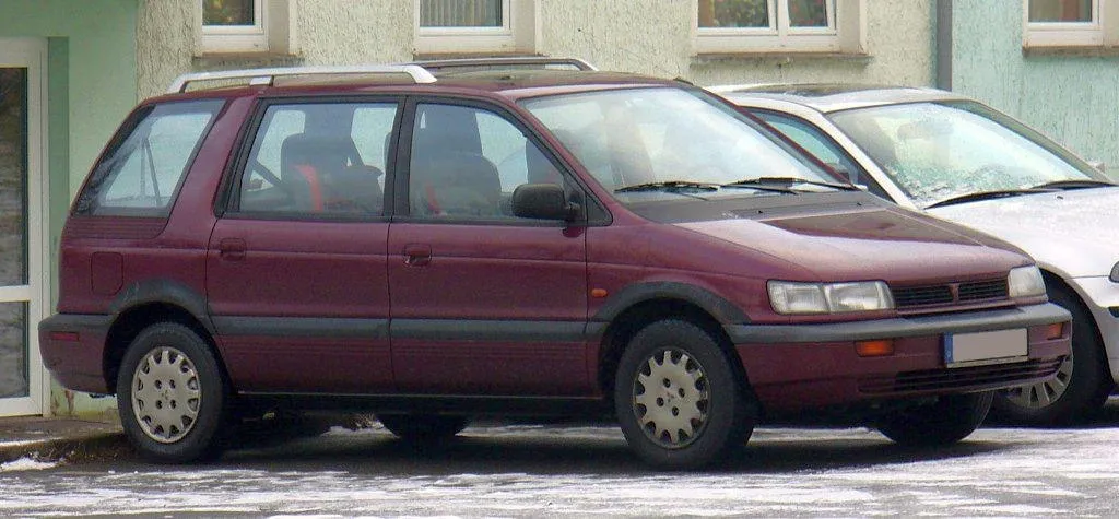 Mitsubishi Space Wagon II