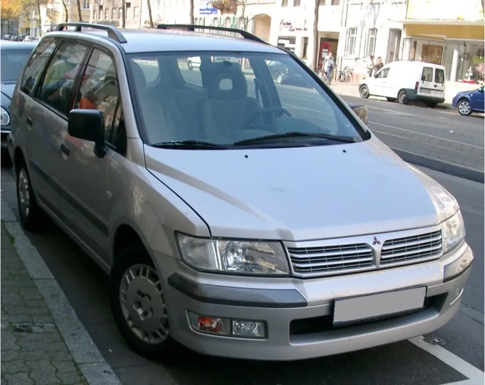 Mitsubishi Space Wagon III