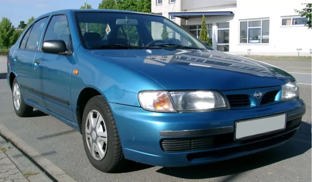 Nissan Almera I (N15)
