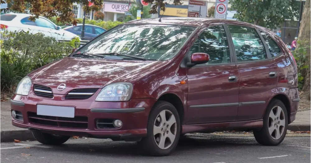 Nissan Almera Tino (facelift 2003)