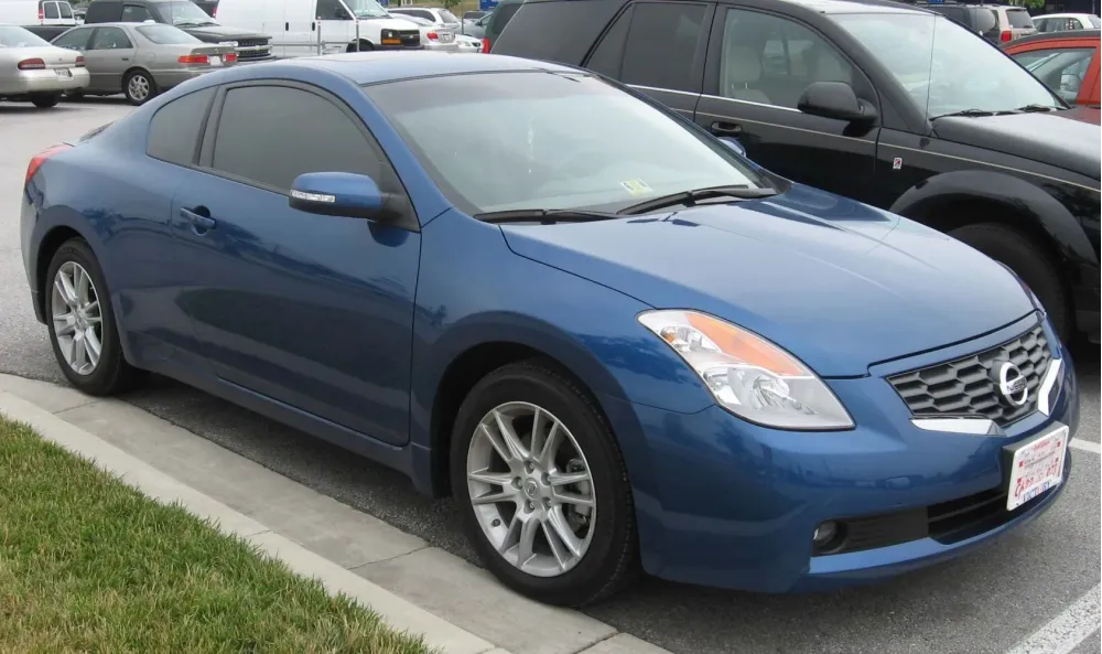 Nissan Altima IV Coupe