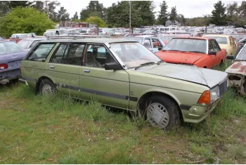 Nissan Bluebird Traveller (W910)