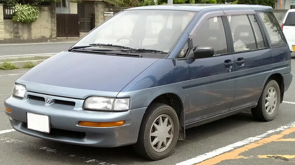 Nissan Prairie M11