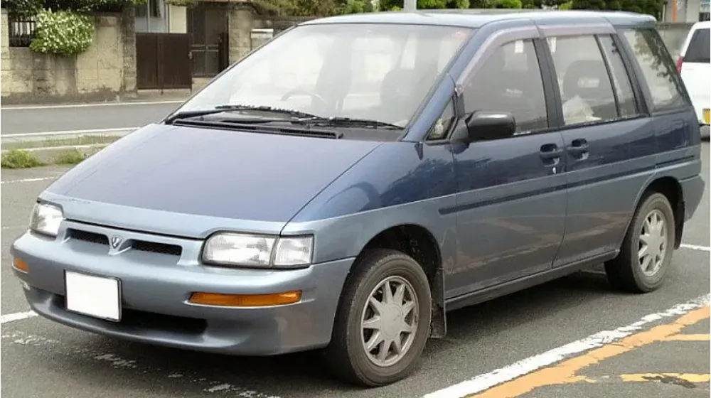 Nissan Prairie M11