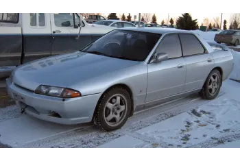 Nissan Skyline VIII (R32)