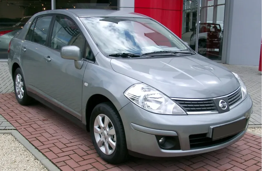 Nissan Tiida Sedan
