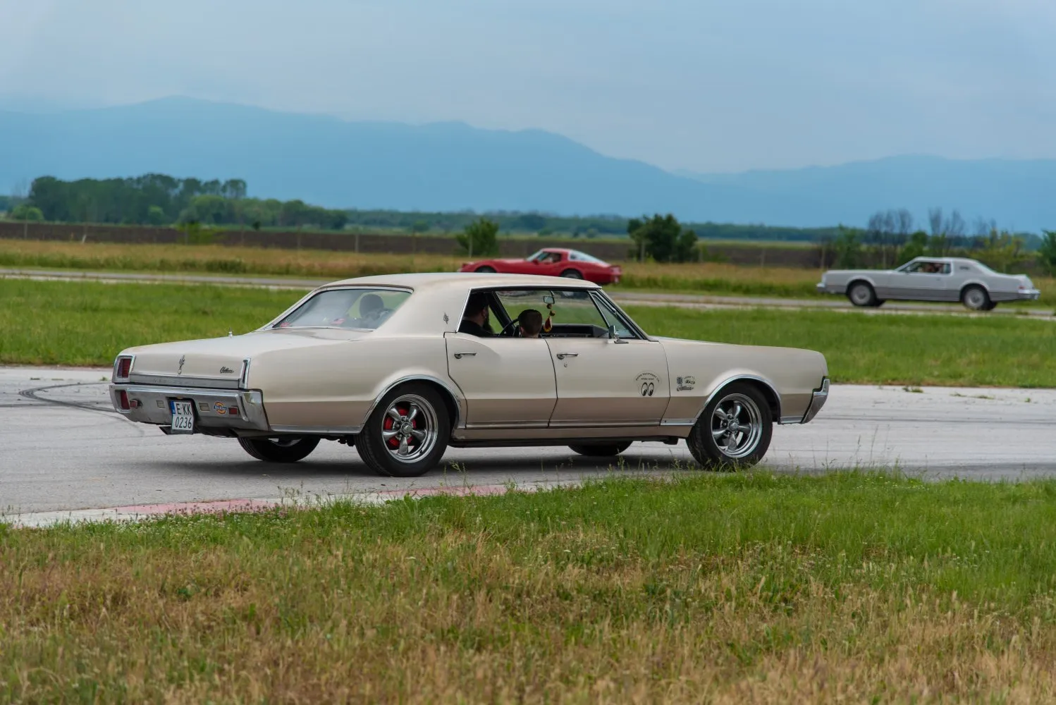 Image for Oldsmobile Cutlass Supreme Holiday Sedan